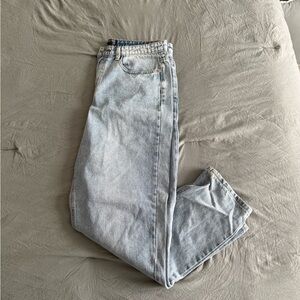 Classic Women’s Distressed Jeans